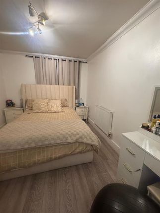 Flat 7, Innova Court 1A, Leslie Park Road, Croydon photo 3