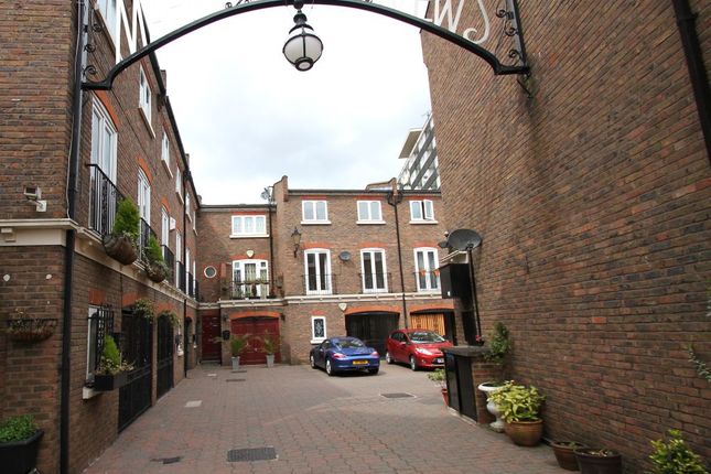 Thumbnail Property to rent in Maple Mews, London