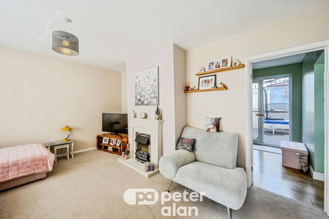 2, Caroline Road, PONTYPOOL photo 4