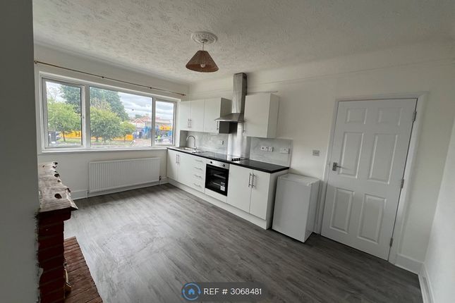 A St Dunstans Hill, Cheam, Sutton photo 2