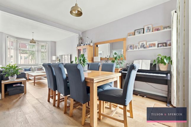 138, Sheldon Road, London photo 4