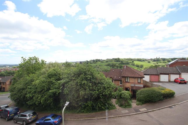 54, Garland Close, Exeter photo 4