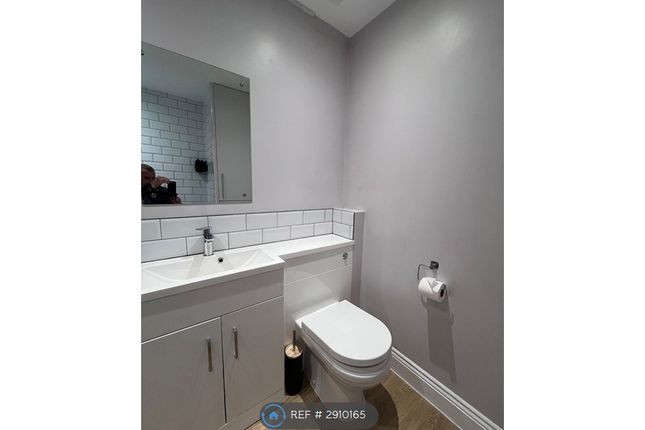 Flat, Dunlop House Whitehill Road, Crowborough photo 3