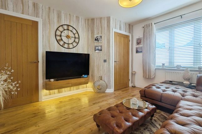 9, Pitchford Lane, Neath photo 3