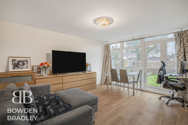 73 Covert Road, Ilford photo 3