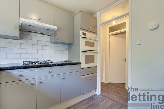Flat 8, 105, Chase Green Avenue, Enfield photo 4