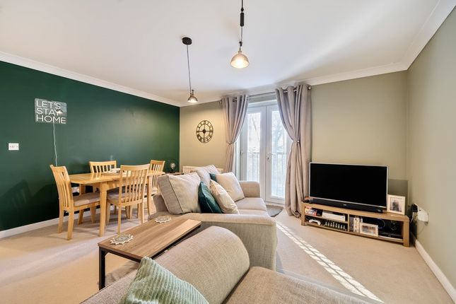 Flat for sale in Beatty Rise, Reading, Berkshire