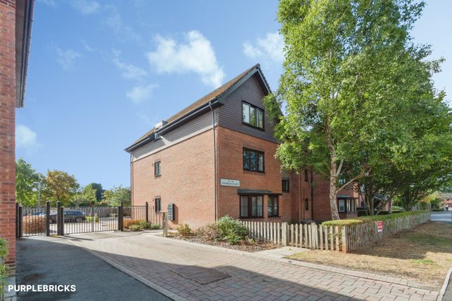 Flat 23/Franklin Court, Whetstone Road, Farnborough photo 2