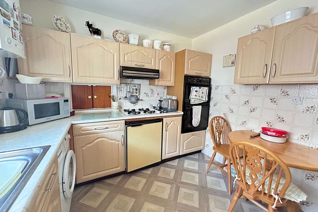 66 Ravenscroft, Crewe photo 4