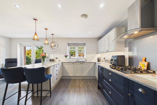 3, Meadow Court, Newport photo 3
