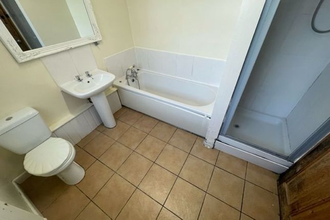 23, Guppy Street, Swindon photo 4
