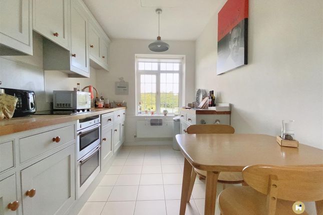 3, Almshouse Lane, Wakefield photo 4