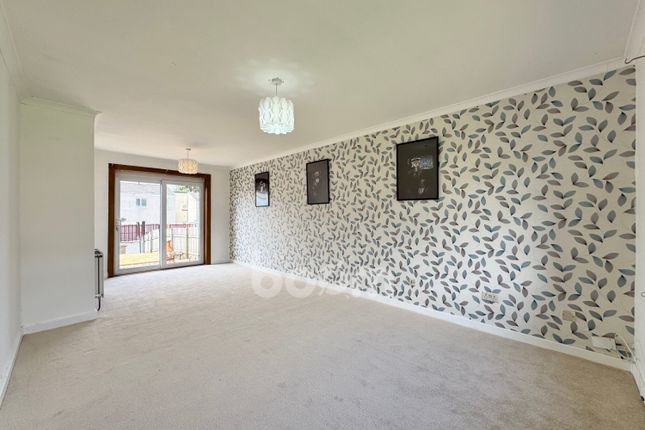 6, Plover Place, Johnstone photo 3