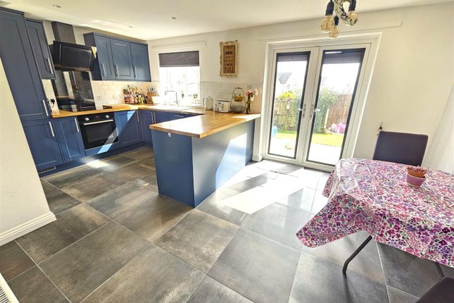 34, Courtlands Road, Tavistock photo 3