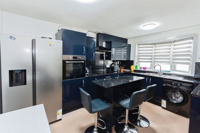24, Kitswell Gardens, Birmingham photo 4