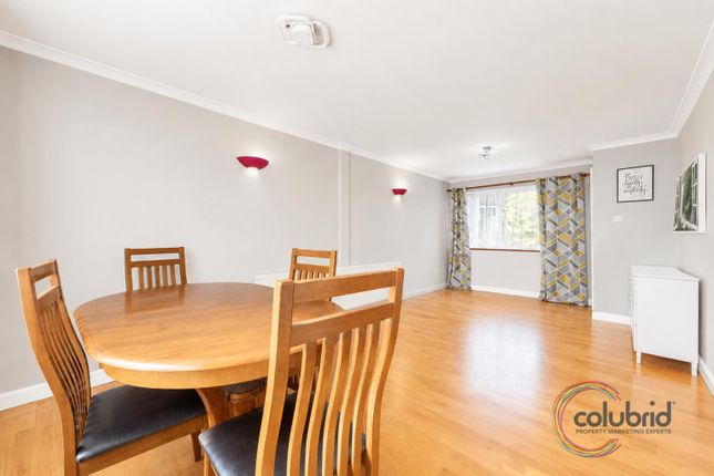 12, Threshelford, Basildon photo 4