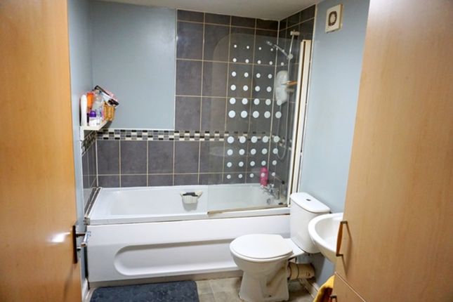 Flat for sale in Hodson Place, Liverpool