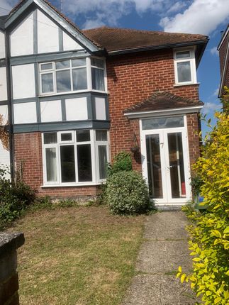 7, Garden Road, Walton-on-Thames photo 5