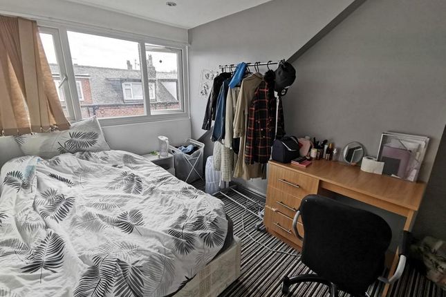 Ashville Grove, Leeds photo 4