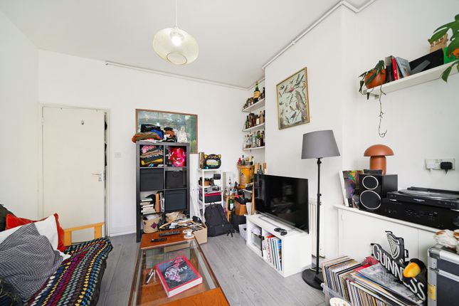 12A, Roden Street, London photo 3