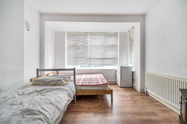 42, Seymour Villas, London photo 3