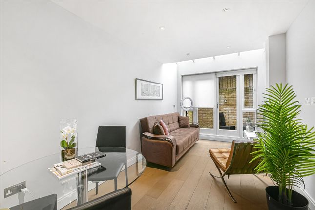 1-bed flat on Chelsea Walk, 2,284-28, Fulham Road, London, £460,000