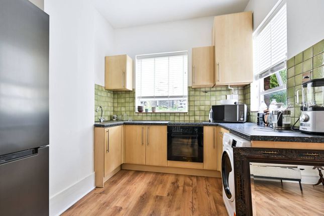 Thumbnail Flat to rent in Crookham Road, Parsons Green, London