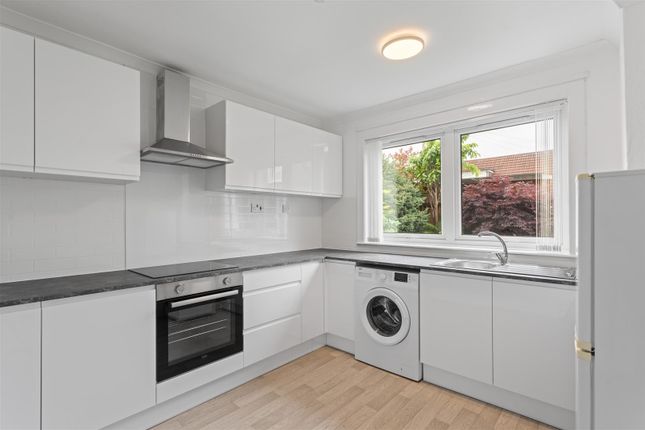 33, Gareloch Way, Whitburn photo 3