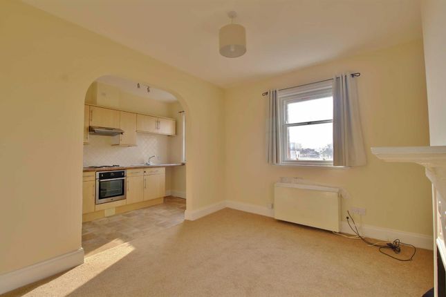5 Suffolk House, 82 Eastgate Street, Gloucester photo 3
