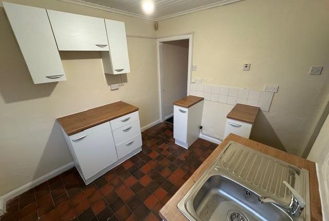8, Willow Lane, Pontefract photo 4