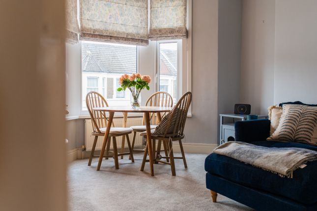 Flat 2, 34-36, Monthermer Road, Cardiff photo 2