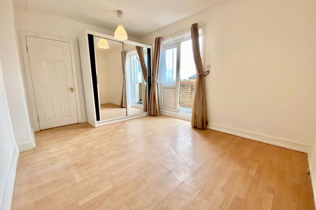 Spacious 2 Bedroom Flat Property Next To Homerton Hospital