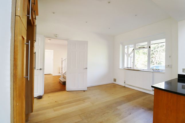 High Birch,, Lodge Road, Bromley photo 3