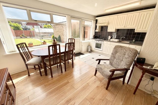 26, Kestrel Road, Dudley photo 3