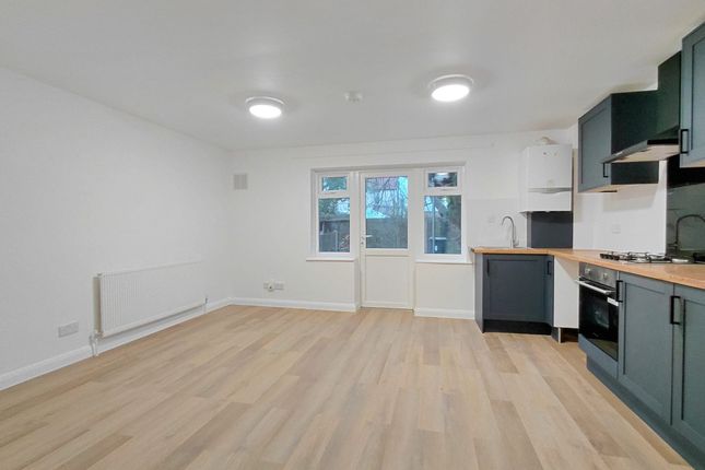 4, Sydney Road, Feltham photo 2