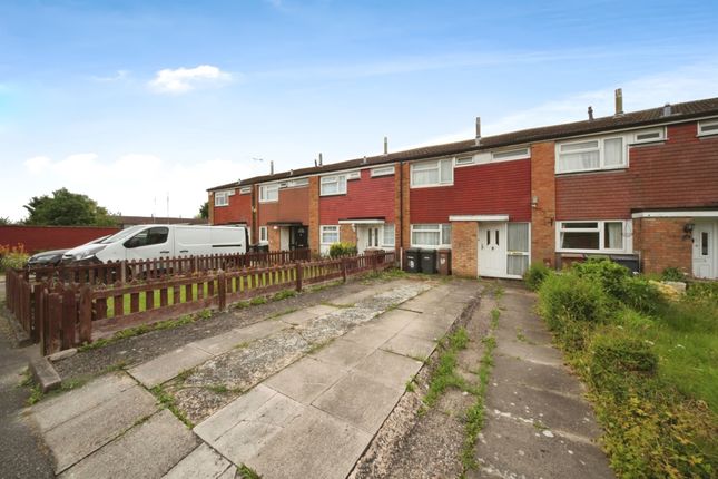 Terraced house for sale in Bagwicks Close, Luton