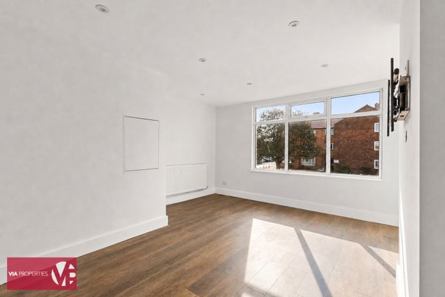8, Downfield Road, Waltham Cross photo 4