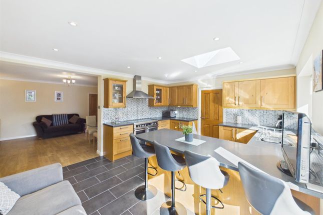 Eversley Crescent, Ruislip photo 2