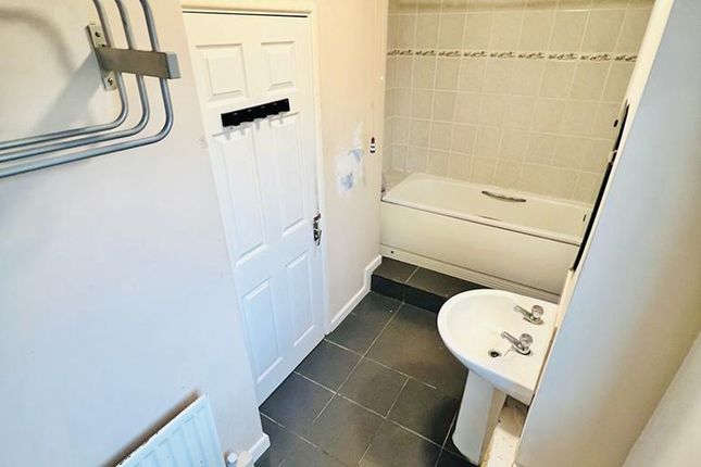 Flat 1 Bedford Road East, Northampton photo 4