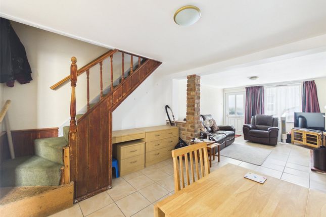 43, Alma Place, Gloucestershire photo 3