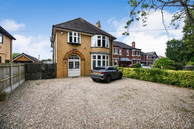 Thumbnail Detached house for sale in Beverley Road, Hull