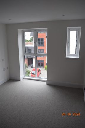Flat 14 Mulberry Court, Victoria Street, Burnham-On-Sea photo 4