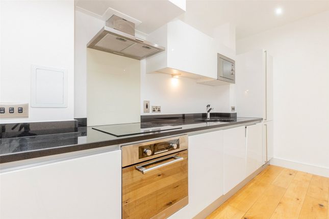 Winchester Road, Swiss Cottage photo 3