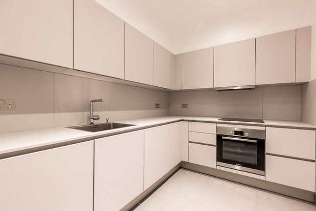 Thumbnail Flat to rent in Shacklewell Lane, London