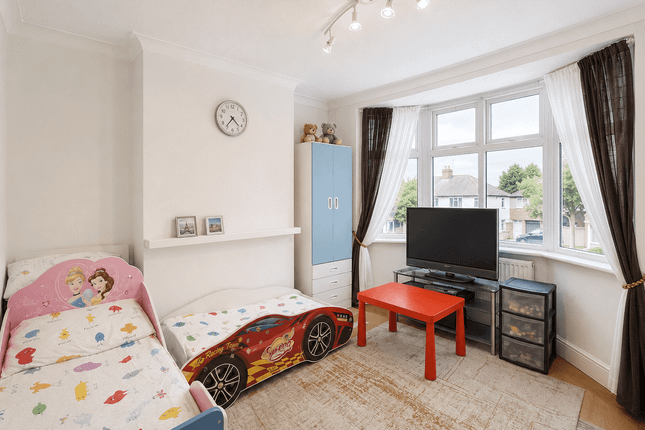49 Cranleigh Gardens, Harrow photo 4