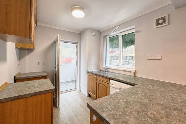 47 Shelone Road, Neath photo 4
