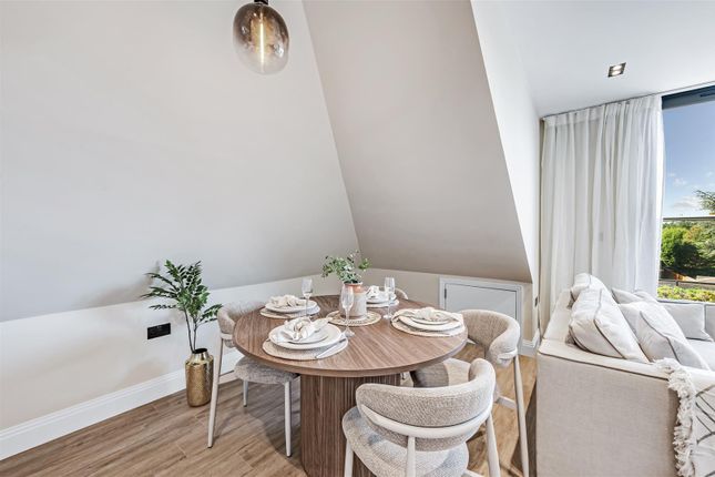 Flat 8, 50, Creswick Road, Acton photo 4