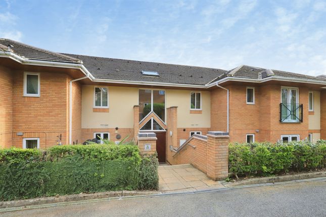 Flat 6, Silver Birch Court, Oldnall Road, Kidderminster photo 2
