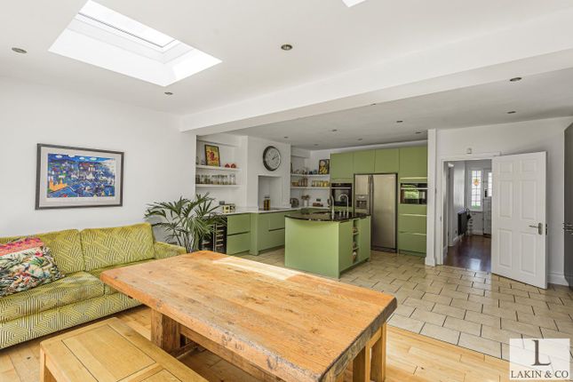 105, Long Lane, Ickenham photo 4