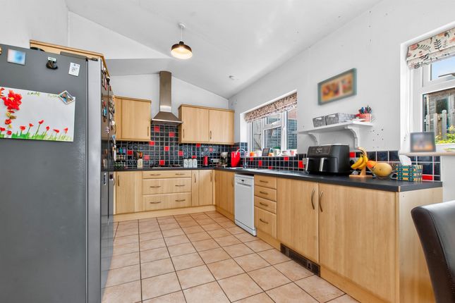 5, The Coppins, St. Albans photo 3